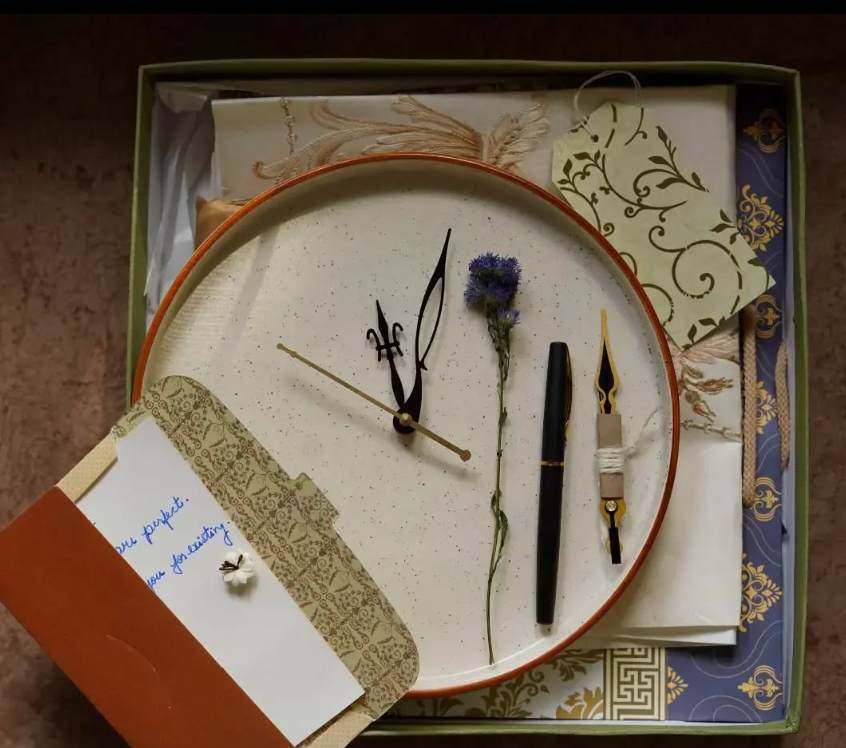 Additional gifts like pens